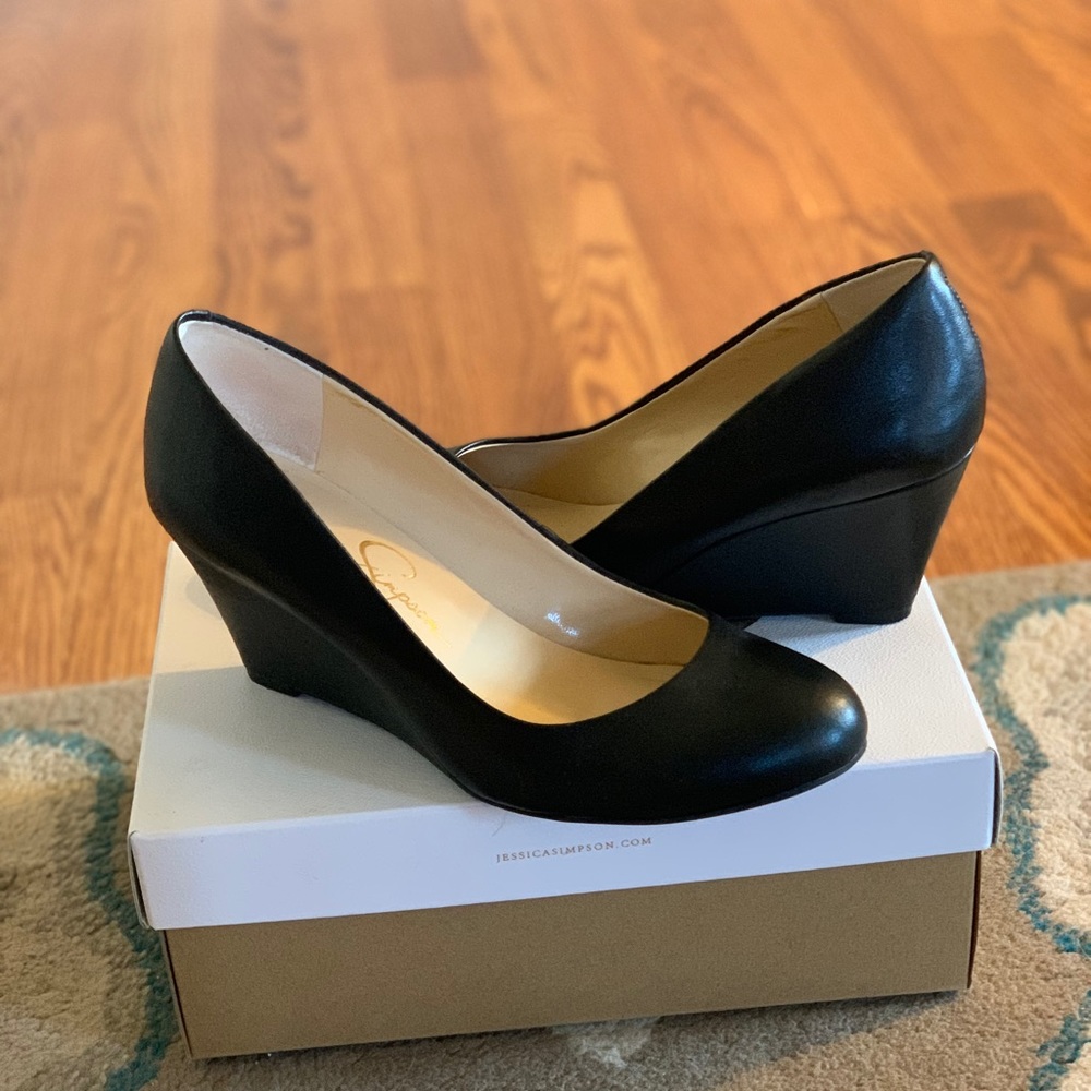 Black Wedges